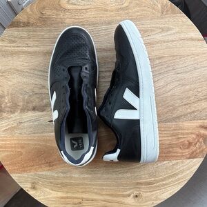 Veja V-10 Leather Black White White Sole l No Laces